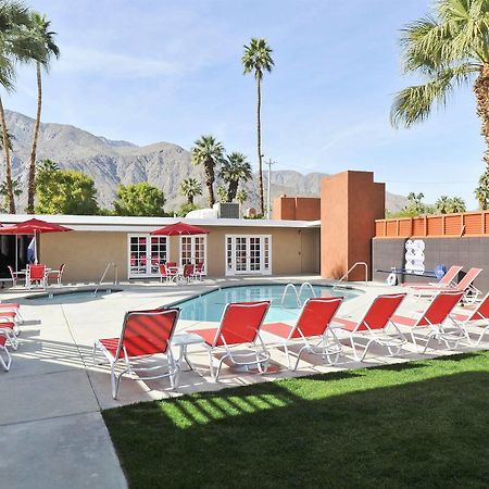بالم سبرينغس Bearfoot Inn - Clothing Optional Hotel For Gay Men المظهر الخارجي الصورة